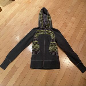 RARE lululemon scuba hoodie - special edition (S 4/6)